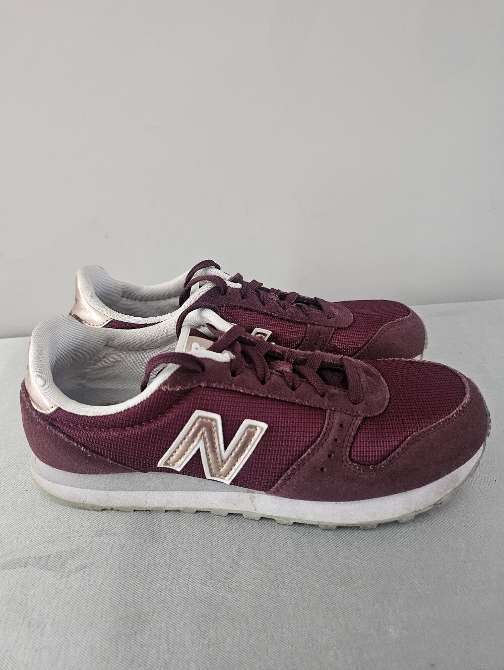 NEW BALANCE 311 Womens Burgandy Classic Running Shoes, Sneakers